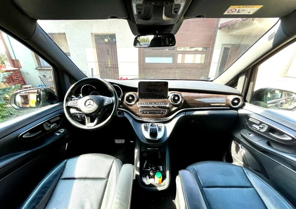 Mercedes-Benz Klasa V cena 185899 przebieg: 144000, rok produkcji 2017 z Międzybórz małe 191